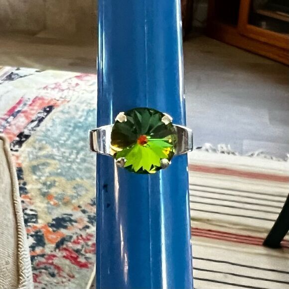 Handcrafted sparkly ring made with medium vitrail Swarovski crystal adjustable - Picture 5 of 6